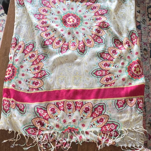 Accessories - Floral Patterned Scarf with Fringe